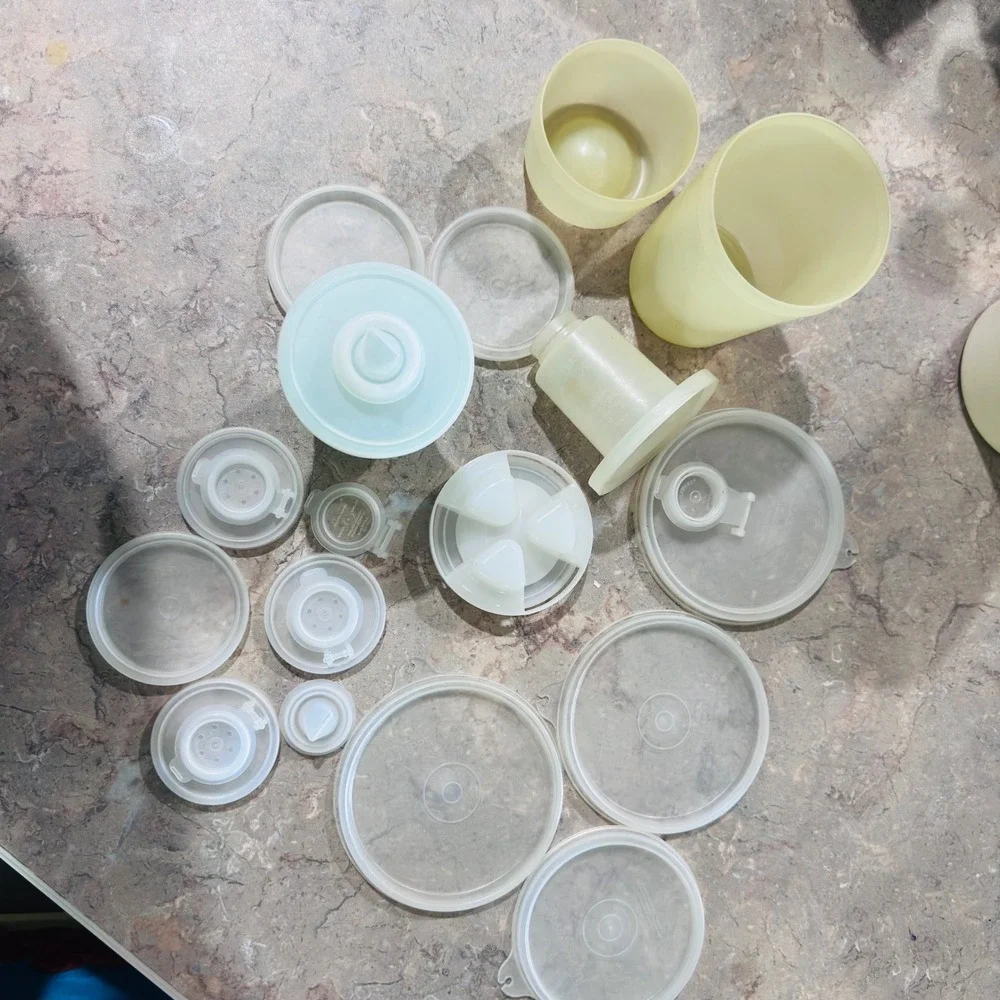 Vintage Tupperware Millionaire Line Replacement Lids‎ and Containers Lot 17pc
